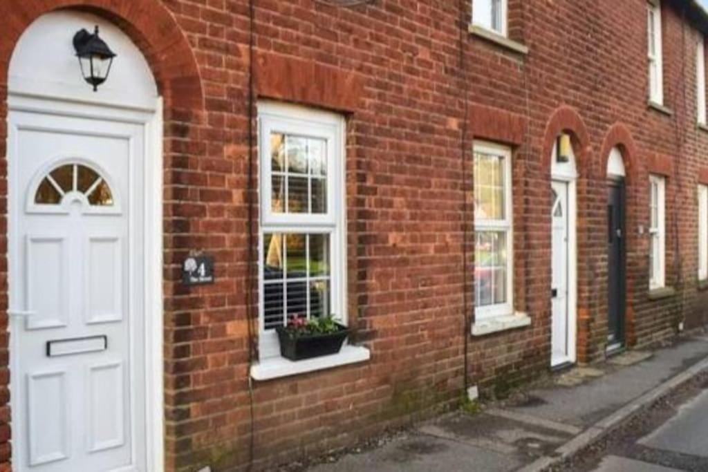 Beautiful Renovated Cottage In Mersham Ashford Kent 외부 사진